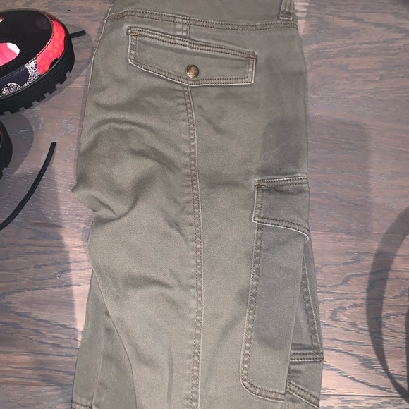 Burberry pants with zip - Picture 2 of 6